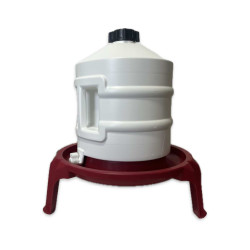 Napájačka na nožičkách 12L - barelová